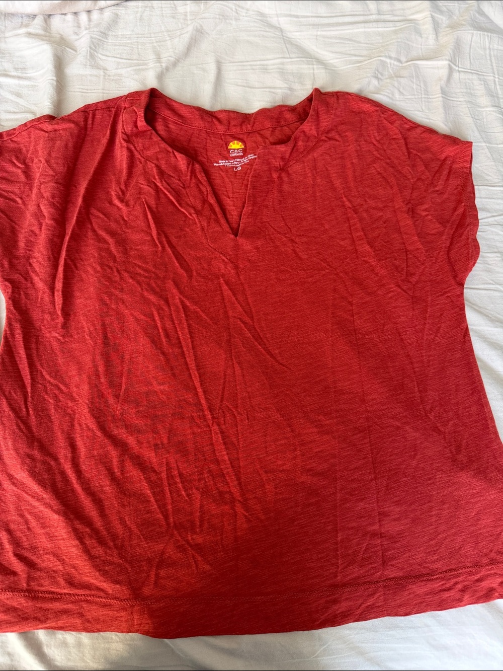 C&C California Women’s Red Short-Sleeve Split V-Neck Tee